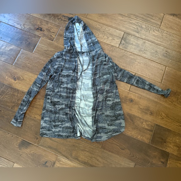 Lucky Brand Lightweight Camo Cardigan - Picture 1 of 2